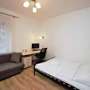 https://roomspoznan-pl-ogrodowa-9.poznan-hotels.com
